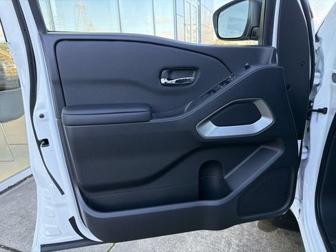 New 2026 Nissan Frontier SV w/ SV Convenience Package AWD/4WD image 11