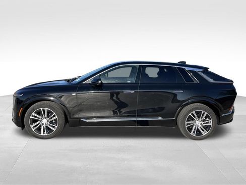 Used 2024 Cadillac Lyriq Luxury RWD image 8