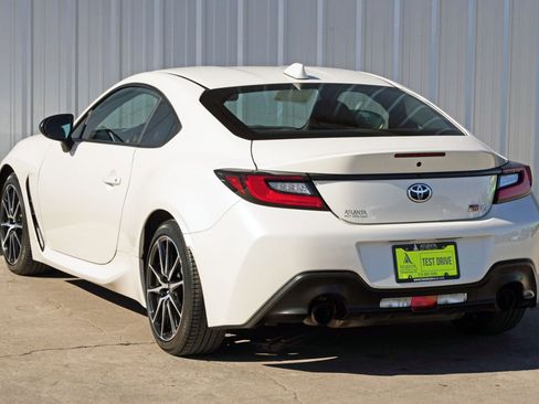 Used 2023 Toyota GR86 w/ ALL Weather Mat Package (TMS) image 41