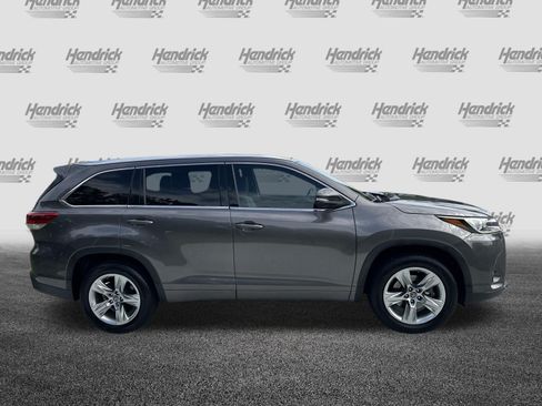 Used 2018 Toyota Highlander Limited FWD image 11