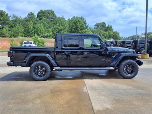 New 2025 Jeep Gladiator Sport image 2