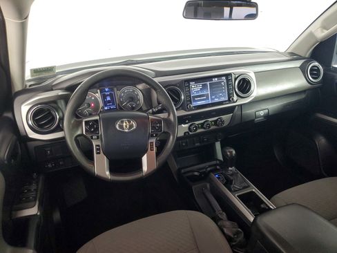 Used 2020 Toyota Tacoma SR5 RWD image 15