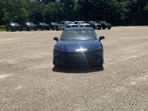 New 2026 Toyota Camry SE FWD image 8