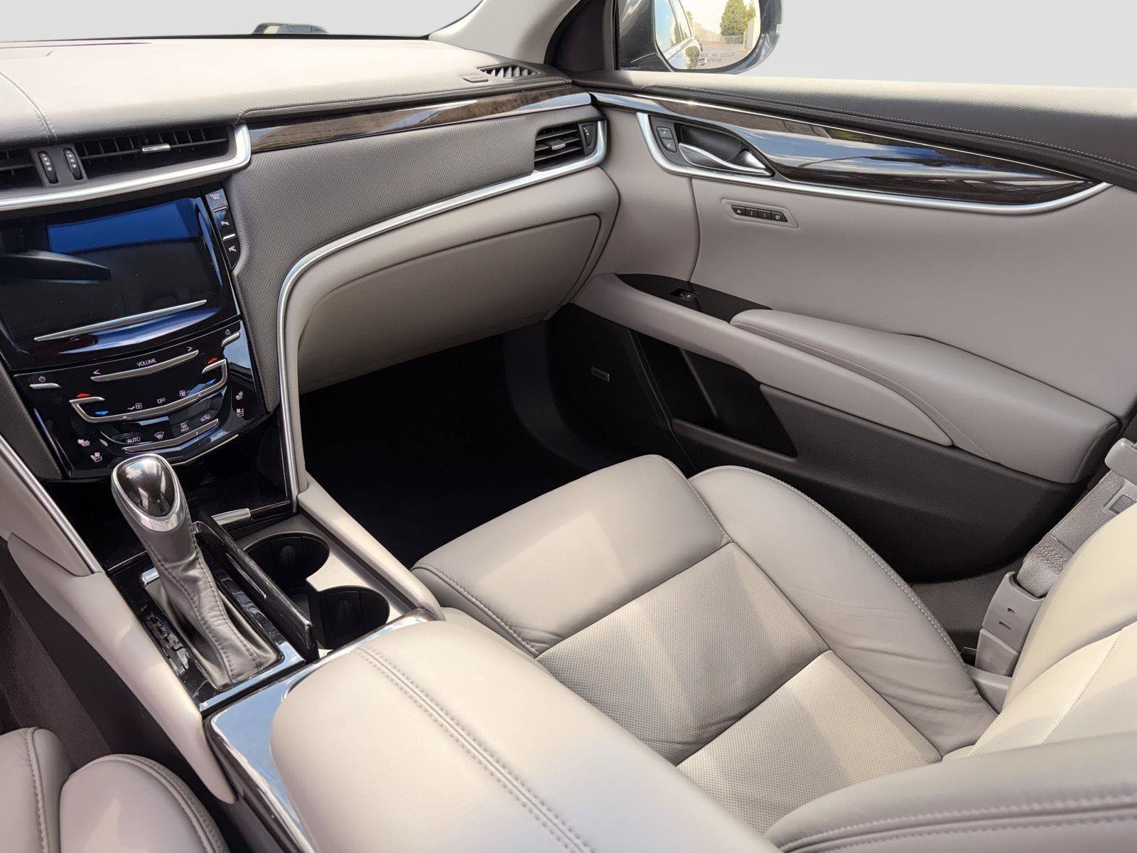Used 2016 Cadillac XTS Luxury FWD image 17