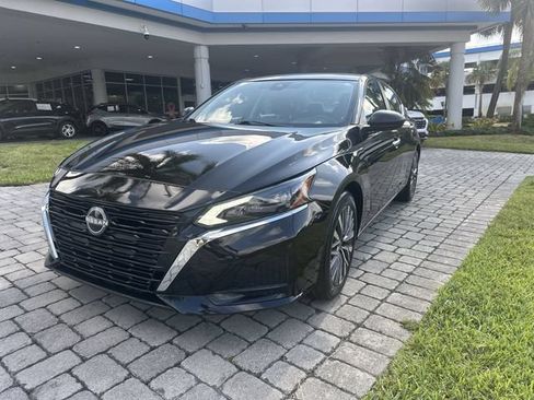 Used 2025 Nissan Altima 2.5 SV FWD image 20