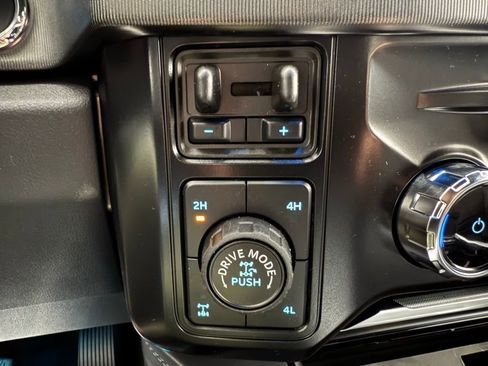 New 2026 Ford F250 Platinum w/ Tremor Off-Road Package image 38