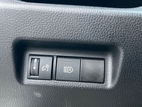 Used 2021 Toyota RAV4 XLE FWD image 10