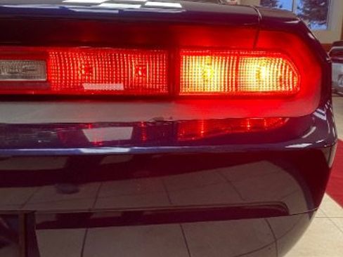 Used 2014 Dodge Challenger SXT image 22