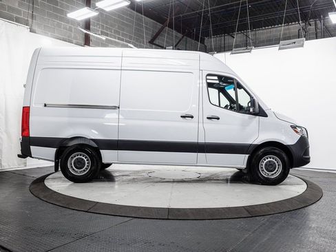Used 2025 Mercedes-Benz Sprinter 2500 image 23