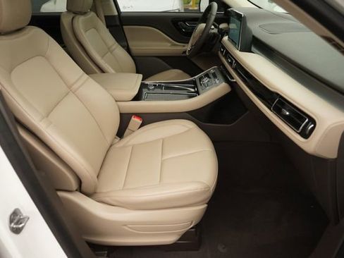 Used 2024 Lincoln Aviator 2WD w/ Premium Package image 18