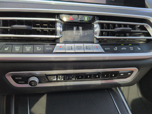 Used 2022 BMW X7 xDrive40i w/ Premium Package AWD/4WD image 24