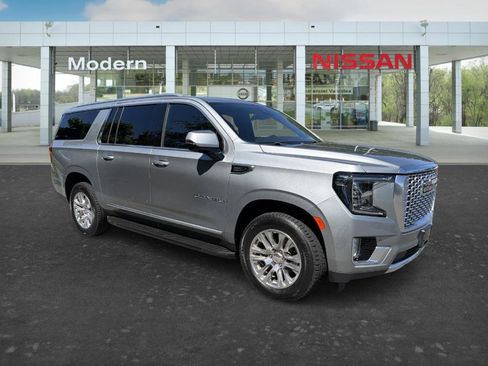 Used 2024 GMC Yukon XL Denali AWD/4WD image 7