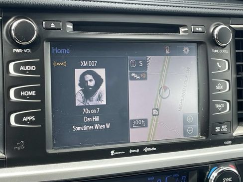 Used 2019 Toyota Highlander XLE FWD image 20
