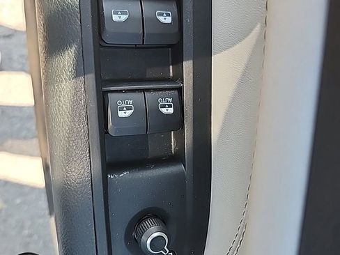 Certified 2025 Jeep Compass Limited image 21