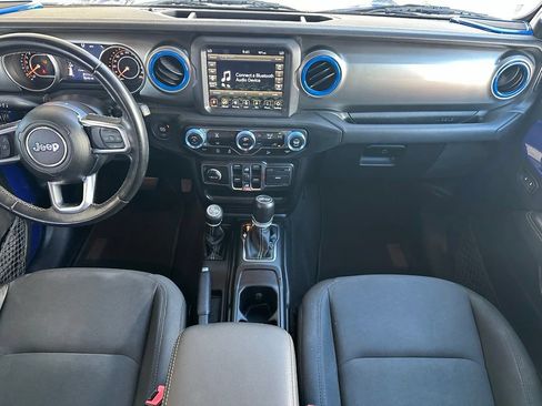 Used 2020 Jeep Wrangler Unlimited Sahara AWD/4WD image 17