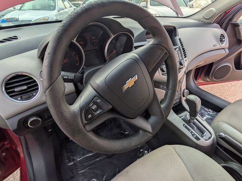 Used 2012 Chevrolet Cruze LT FWD image 9