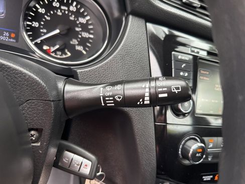 Used 2021 Nissan Rogue Sport S image 29