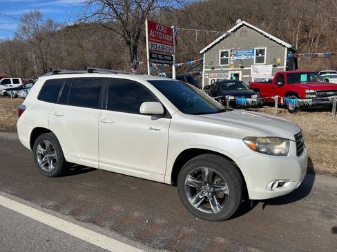 Used 2008 Toyota Highlander Sport w/ Tow Pkg AWD/4WD image 1