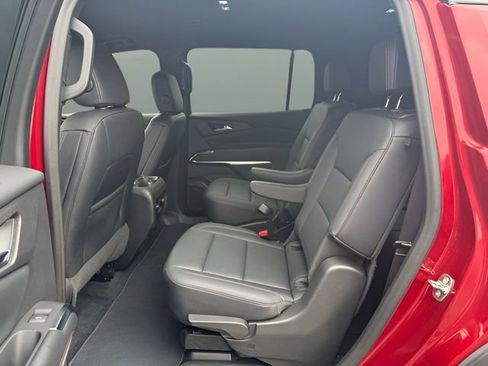 Used 2024 Chevrolet Traverse Z71 AWD/4WD image 17
