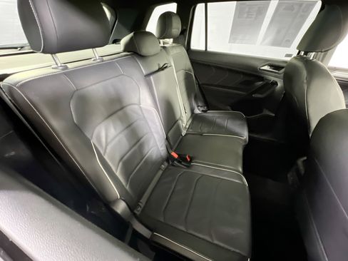 Used 2022 Volkswagen Tiguan SEL R-Line image 27