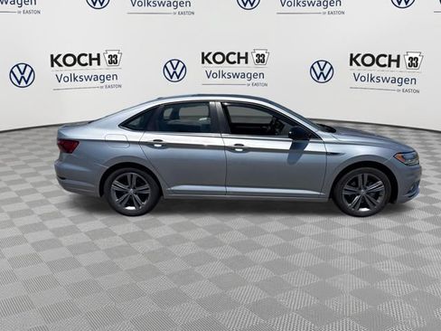 Used 2021 Volkswagen Jetta R-Line w/ R-Line Cold Weather Package FWD image 9