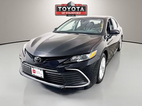 Certified 2023 Toyota Camry LE image 3