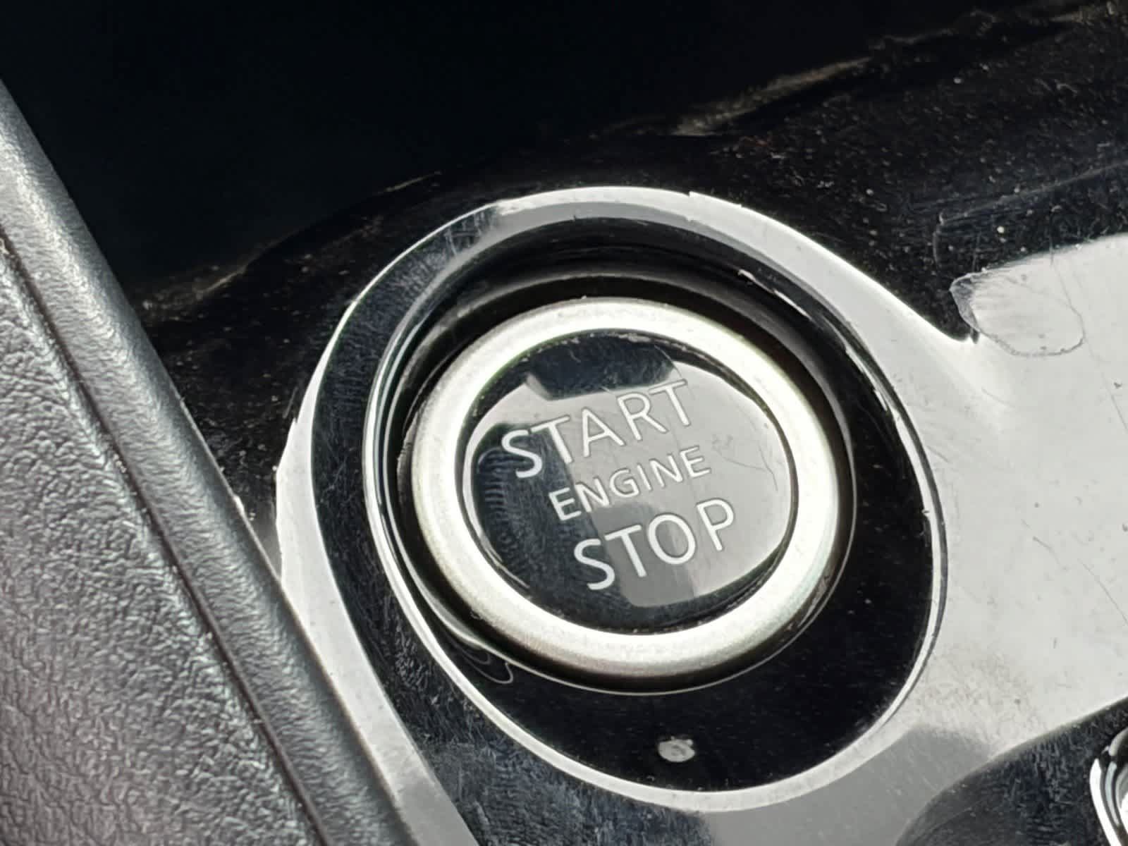 Used 2020 Nissan Versa S FWD image 18
