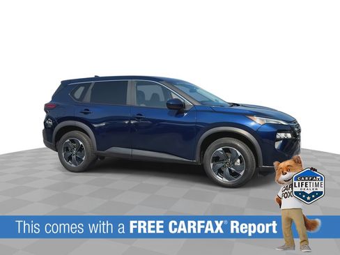 Used 2024 Nissan Rogue SV AWD/4WD image 2
