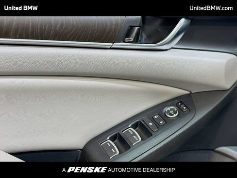 Used 2019 Honda Accord EX image 3