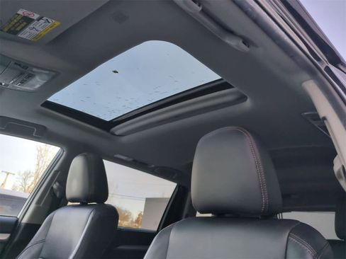 Used 2019 Toyota Highlander XLE image 19