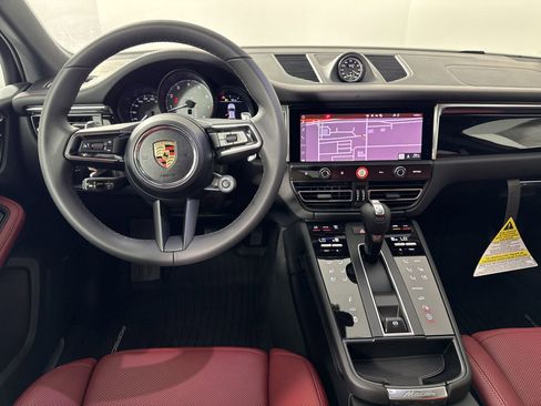 Certified 2025 Porsche Macan S image 27