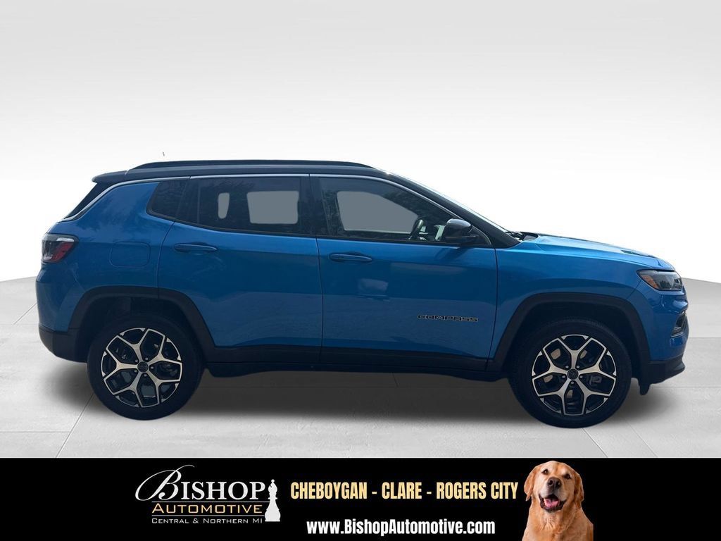 Used 2025 Jeep Compass Limited AWD/4WD image 12