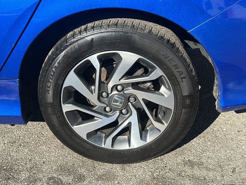 Used 2018 Honda Civic EX image 10