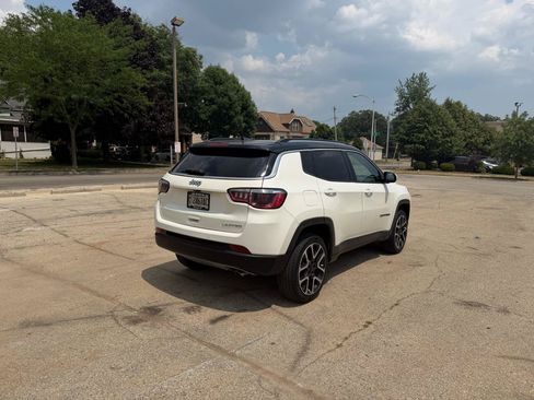 Used 2018 Jeep Compass Limited w/ Navigation Group AWD/4WD image 7