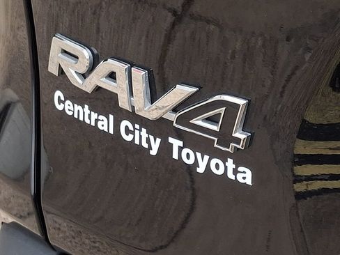 Used 2024 Toyota RAV4 LE AWD/4WD image 31