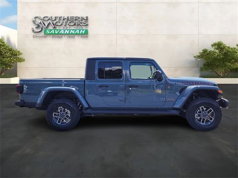 New 2025 Jeep Gladiator Mojave image 7