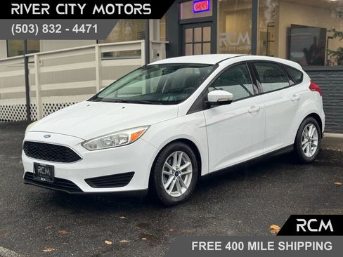 Used 2015 Ford Focus SE image 1
