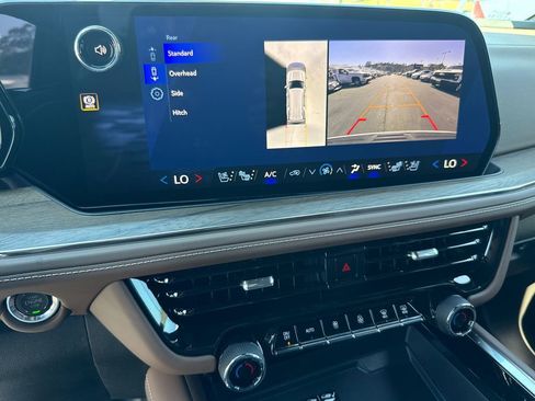 New 2026 Chevrolet Tahoe High Country w/ LPO, Illumination Package AWD/4WD image 18