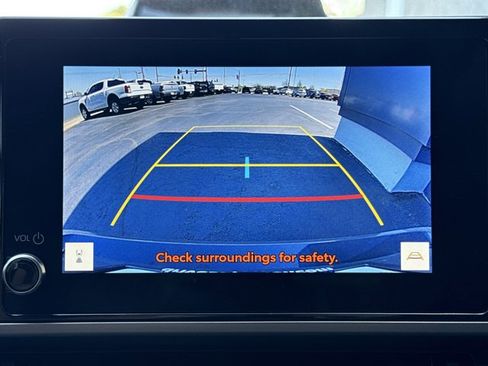 Used 2025 Toyota Camry SE image 8