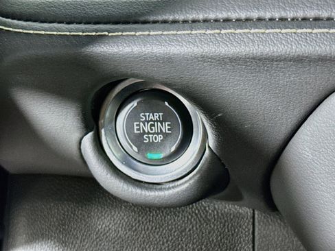 Used 2025 Chevrolet Tahoe Premier AWD/4WD image 18