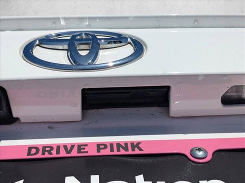 Used 2024 Toyota RAV4 XLE FWD image 7