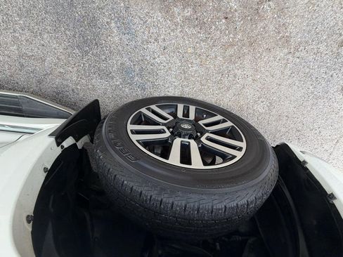 Used 2017 Toyota 4Runner Limited AWD/4WD image 8