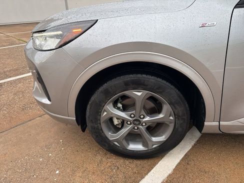 Used 2024 Ford Escape ST-Line AWD/4WD image 2