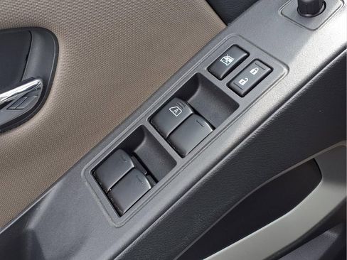 Used 2022 Nissan Frontier SV image 18