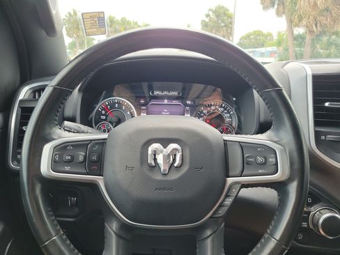 Used 2023 RAM 1500 Big Horn AWD/4WD image 17