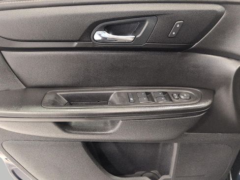 Used 2016 Chevrolet Traverse LT w/ Style and Technology Package FWD image 26