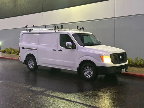 Used 2018 Nissan NV 2500 SV w/ Navigation Package image 6