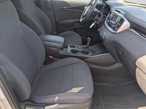 Used 2018 Kia Sorento L FWD image 21