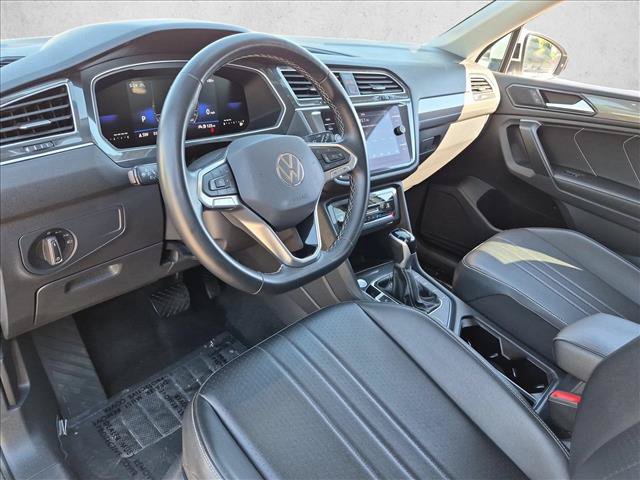 Used 2024 Volkswagen Tiguan SE AWD/4WD image 13