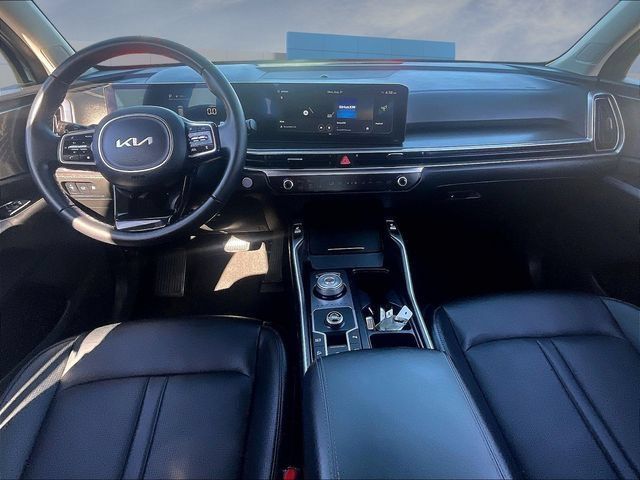 Used 2025 Kia Sorento EX w/ EX Panoramic Sunroof Package FWD image 9